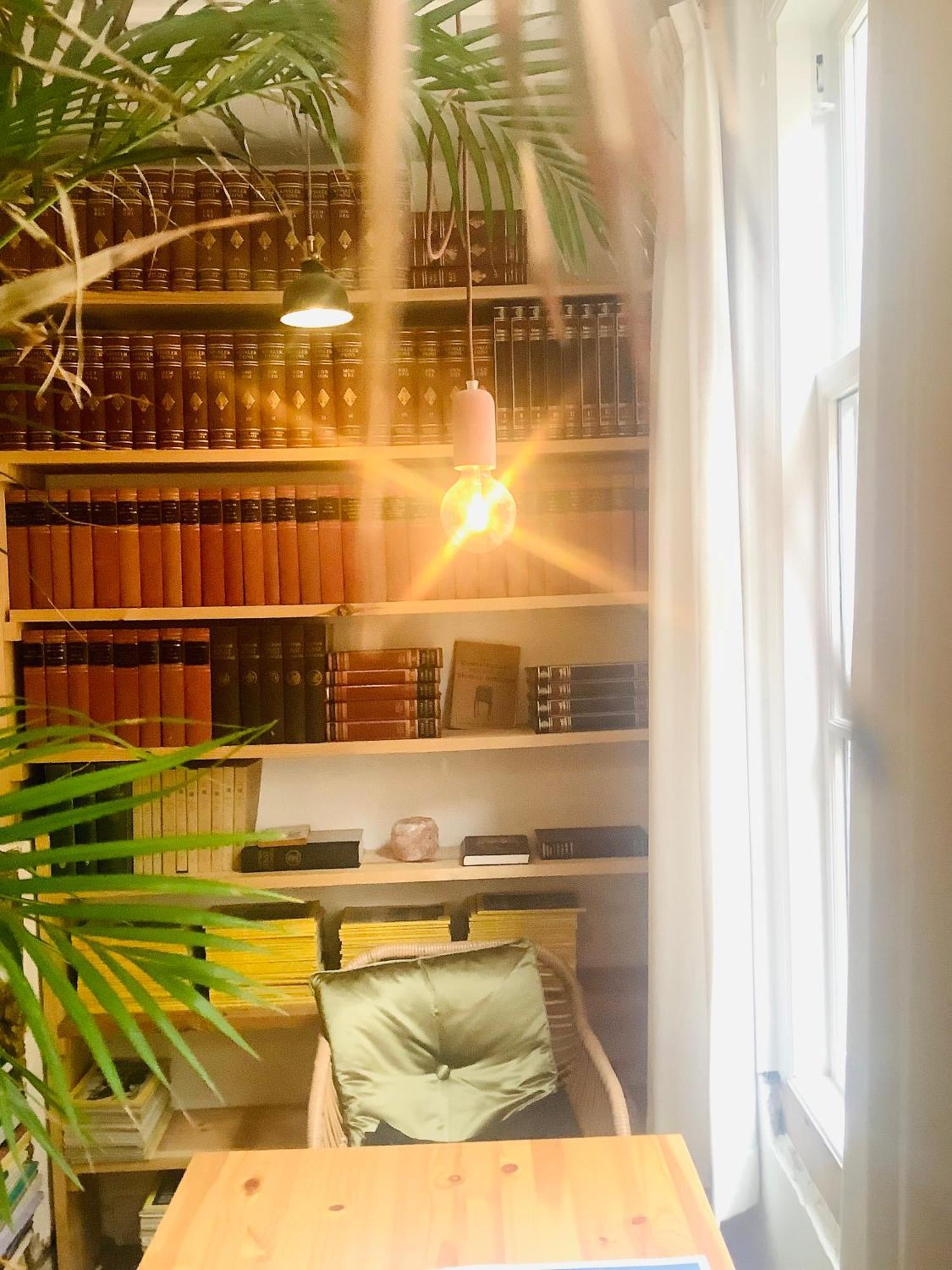 Bookstor Hotel Гаага Экстерьер фото